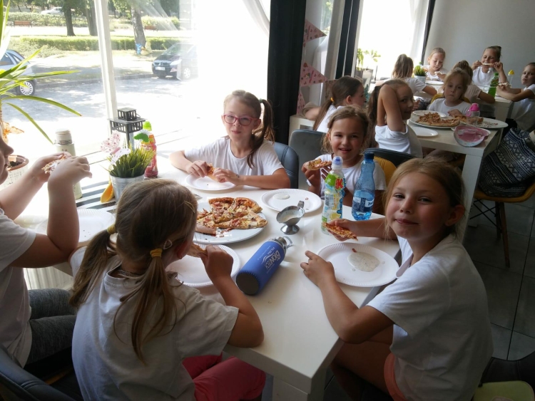 Klasa 1b na pizzy